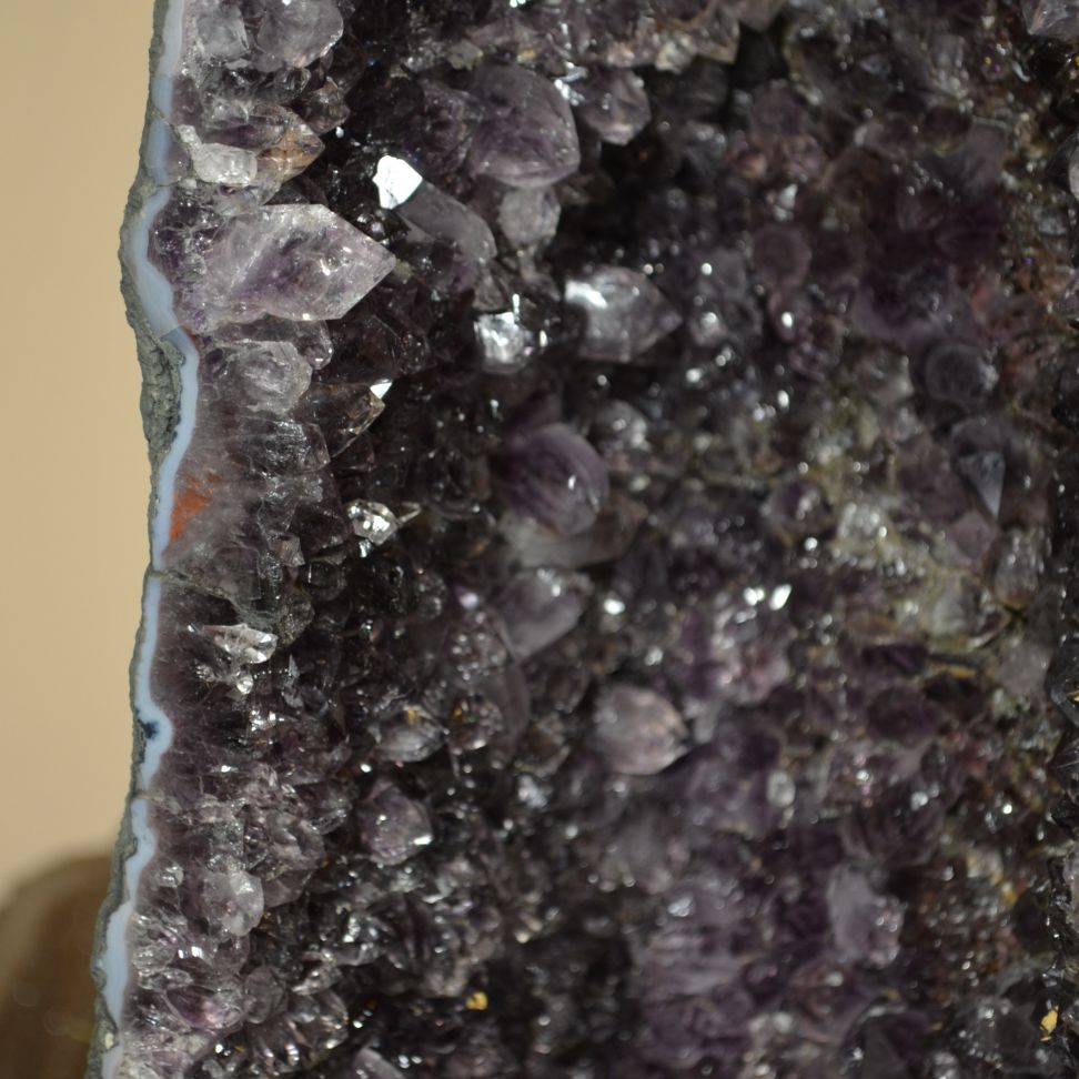 
                  
                    Amethyst-Druse Nr. 49
                  
                