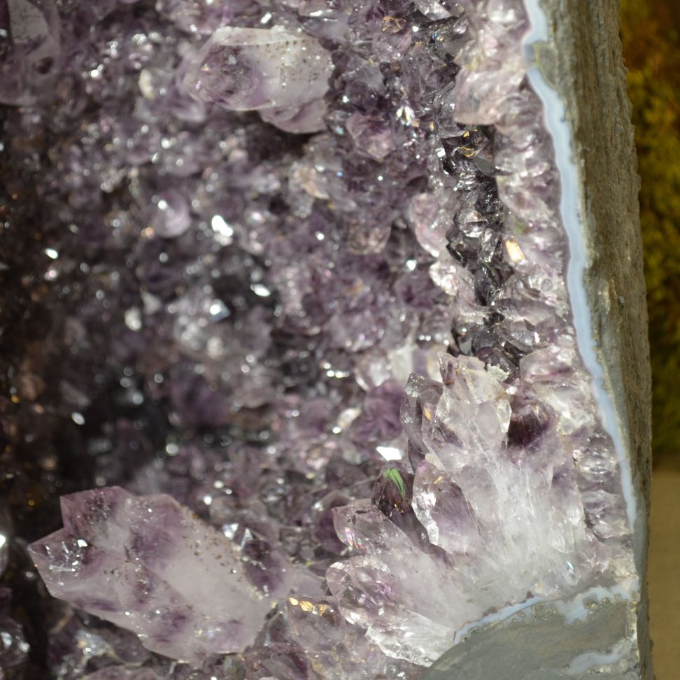 
                  
                    Amethyst-Druse Nr. 49
                  
                