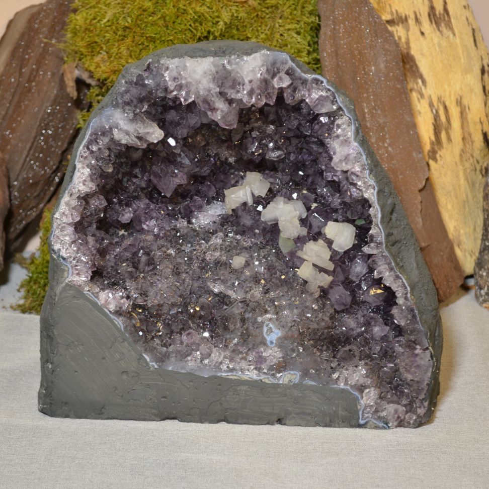 
                  
                    Amethyst-Druse Nr. 50
                  
                