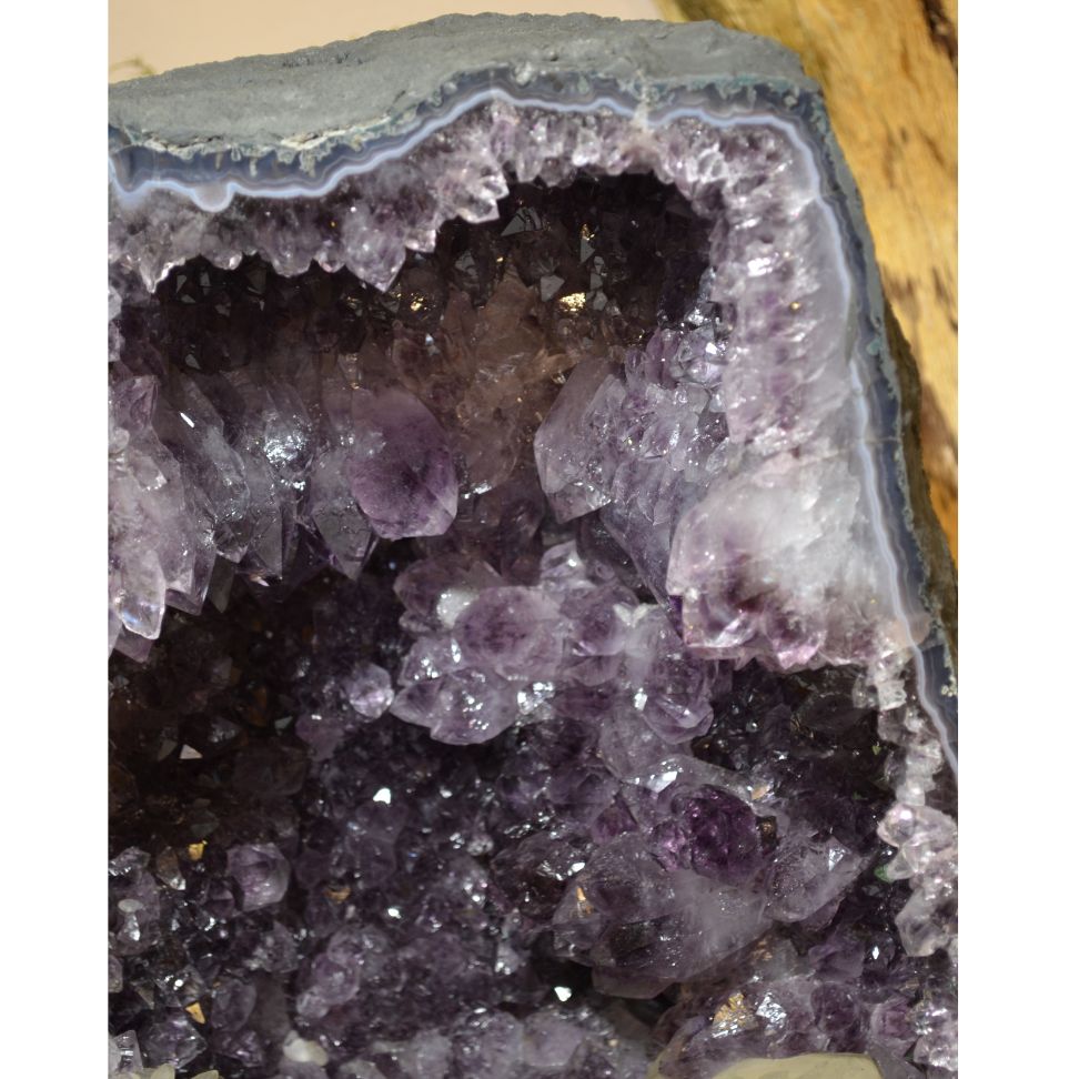 
                  
                    Amethyst-Druse Nr. 52
                  
                