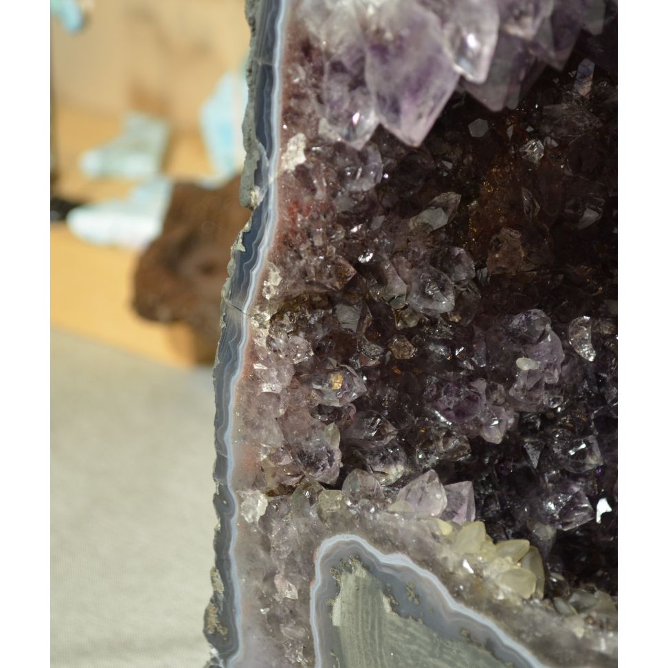 
                  
                    Amethyst-Druse Nr. 52
                  
                