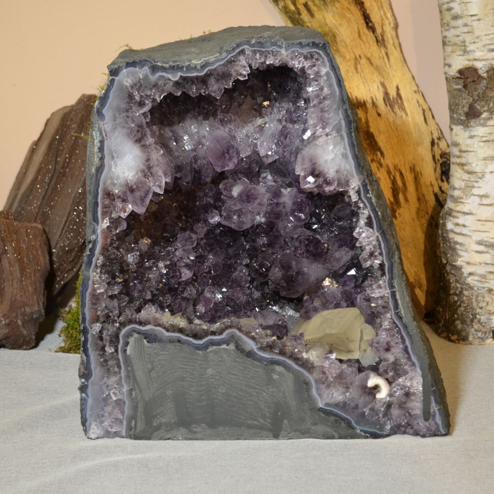 
                  
                    Amethyst-Druse Nr. 52
                  
                