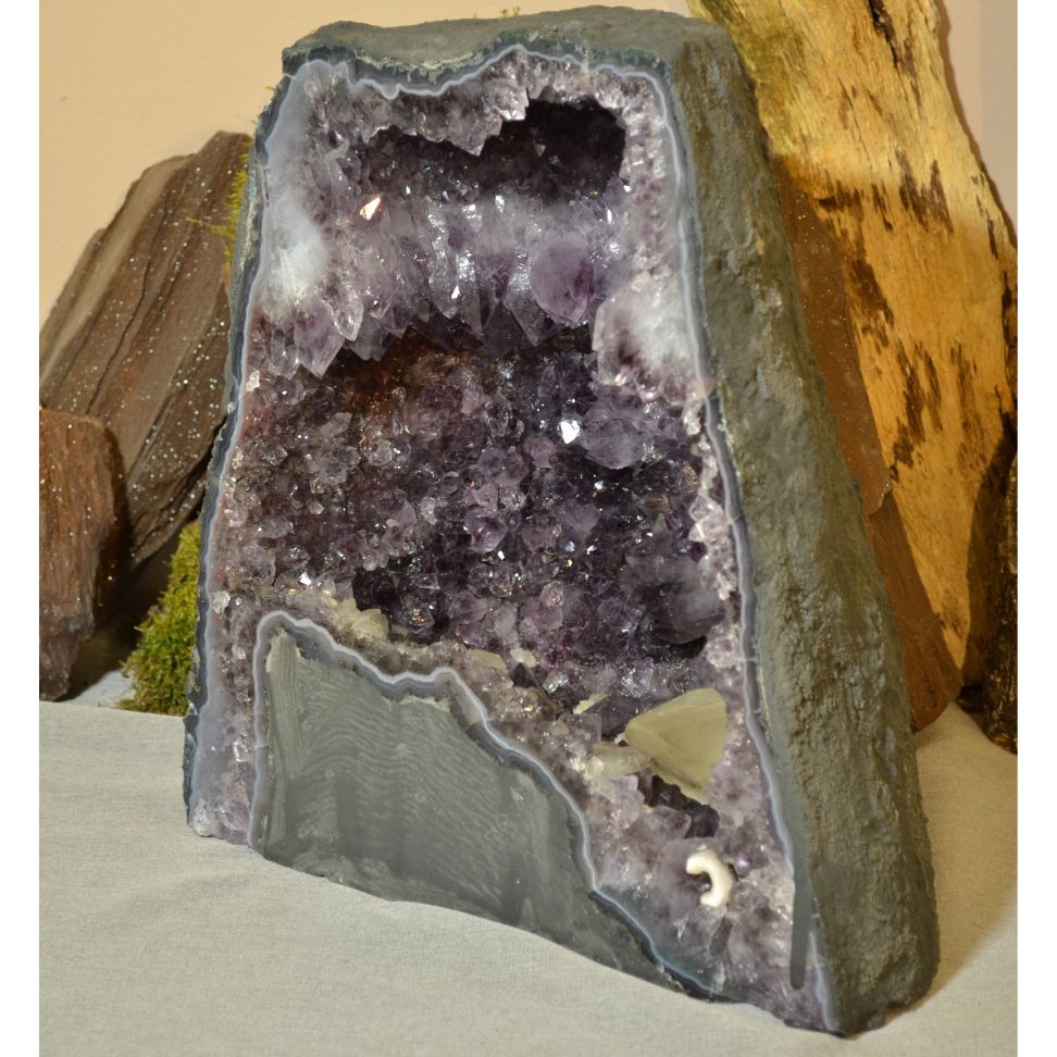 
                  
                    Amethyst-Druse Nr. 52
                  
                