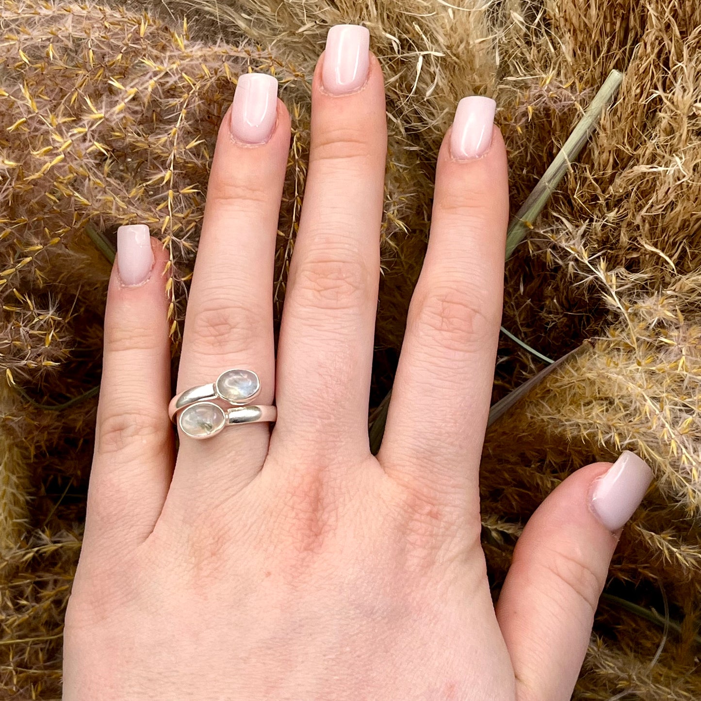 
                  
                    Weißer Labradorit / Mondstein Ring  925 Sterlingsilber verstellbar
                  
                