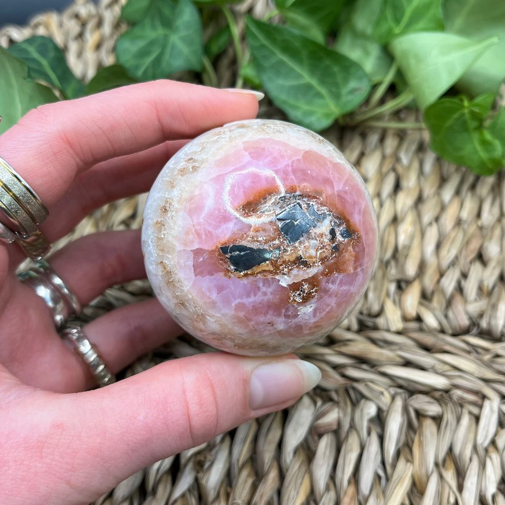 Rosa Aragonit Kugel Nr. 3