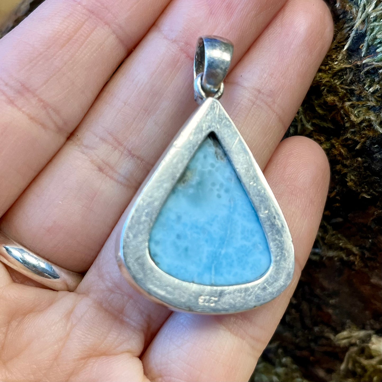 
                  
                    Larimar-Anhänger
                  
                