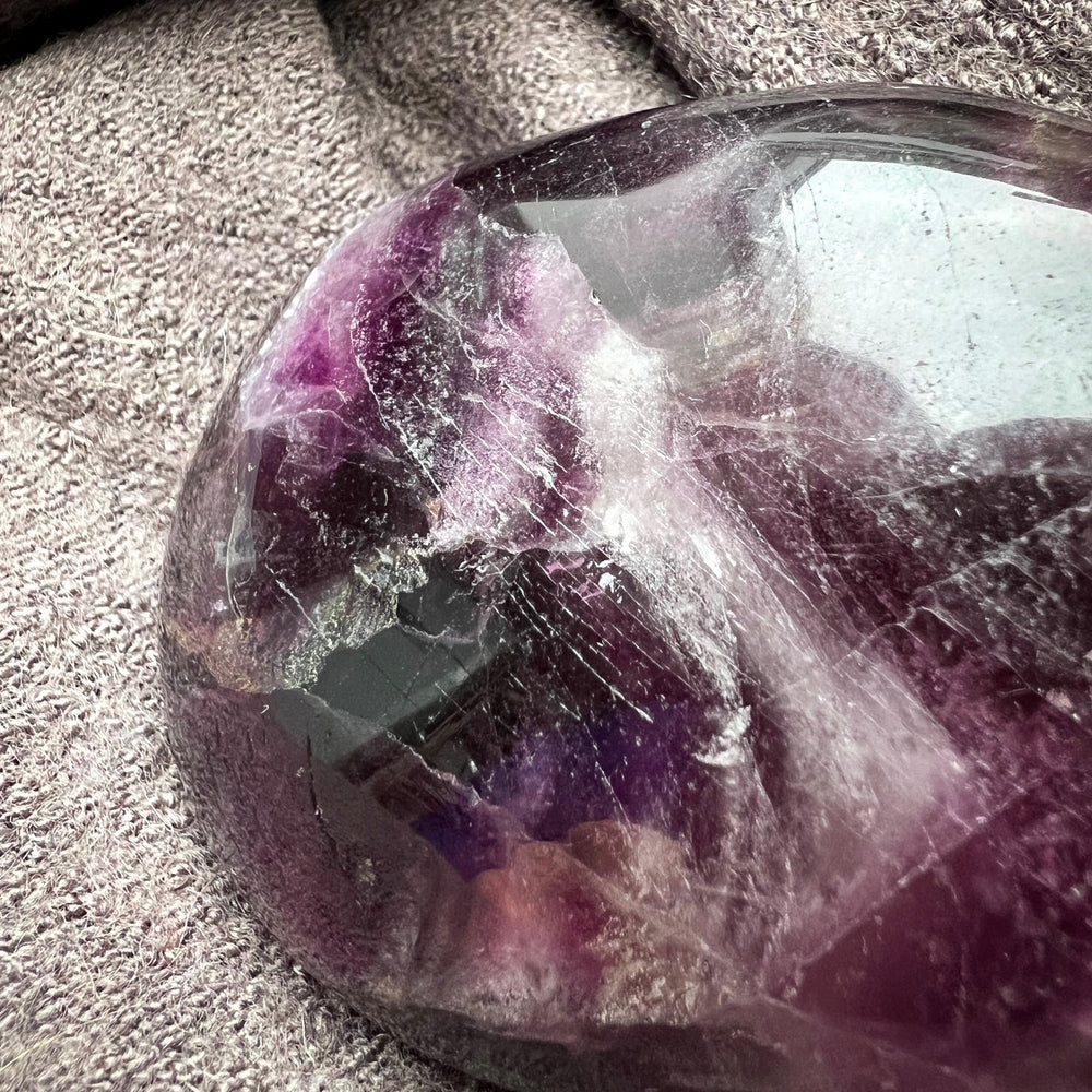 Fluorit Handschmeichler Regenbogenfluorit Handstein Meditation Reiki