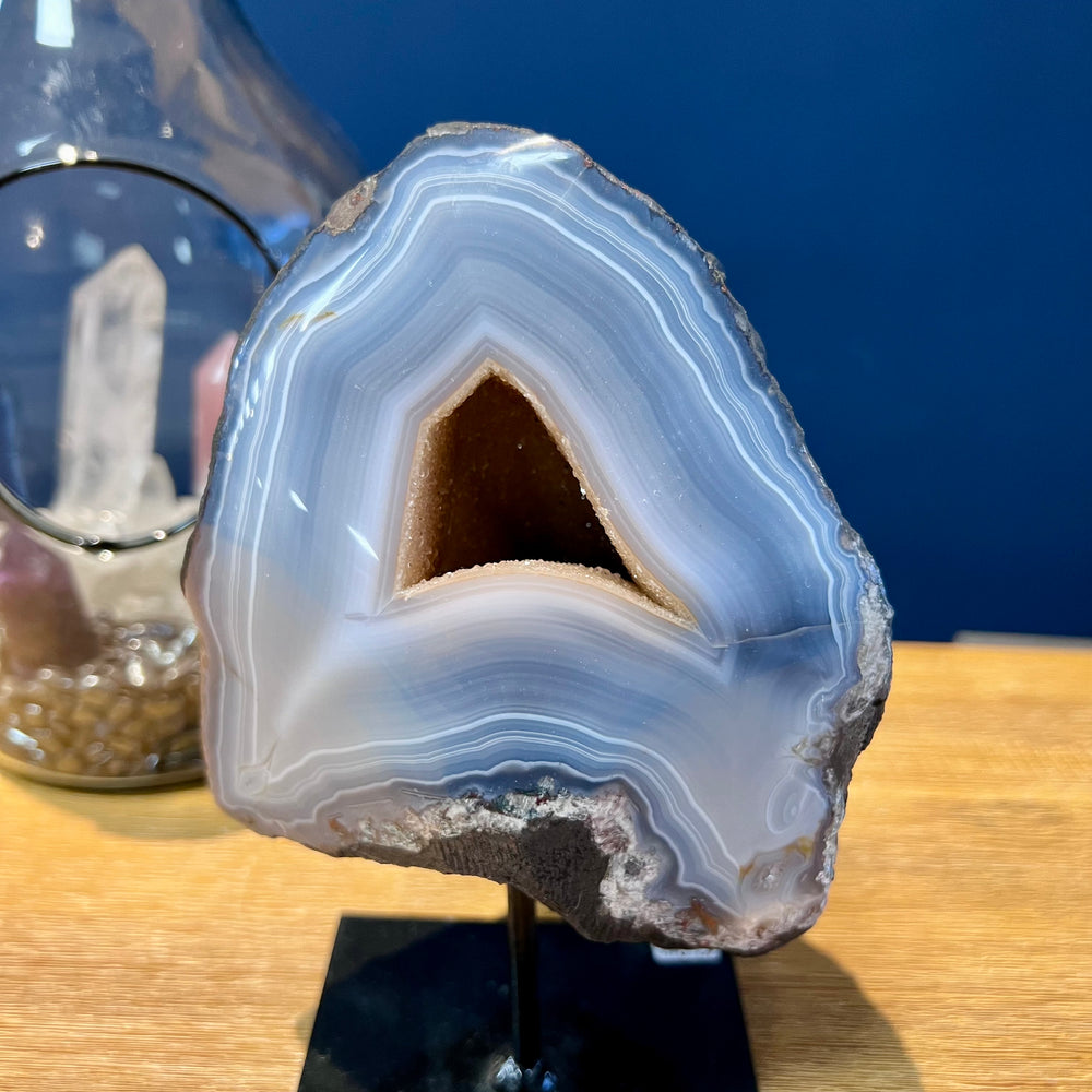 Achat-Geode auf Metallständer Nr. 1