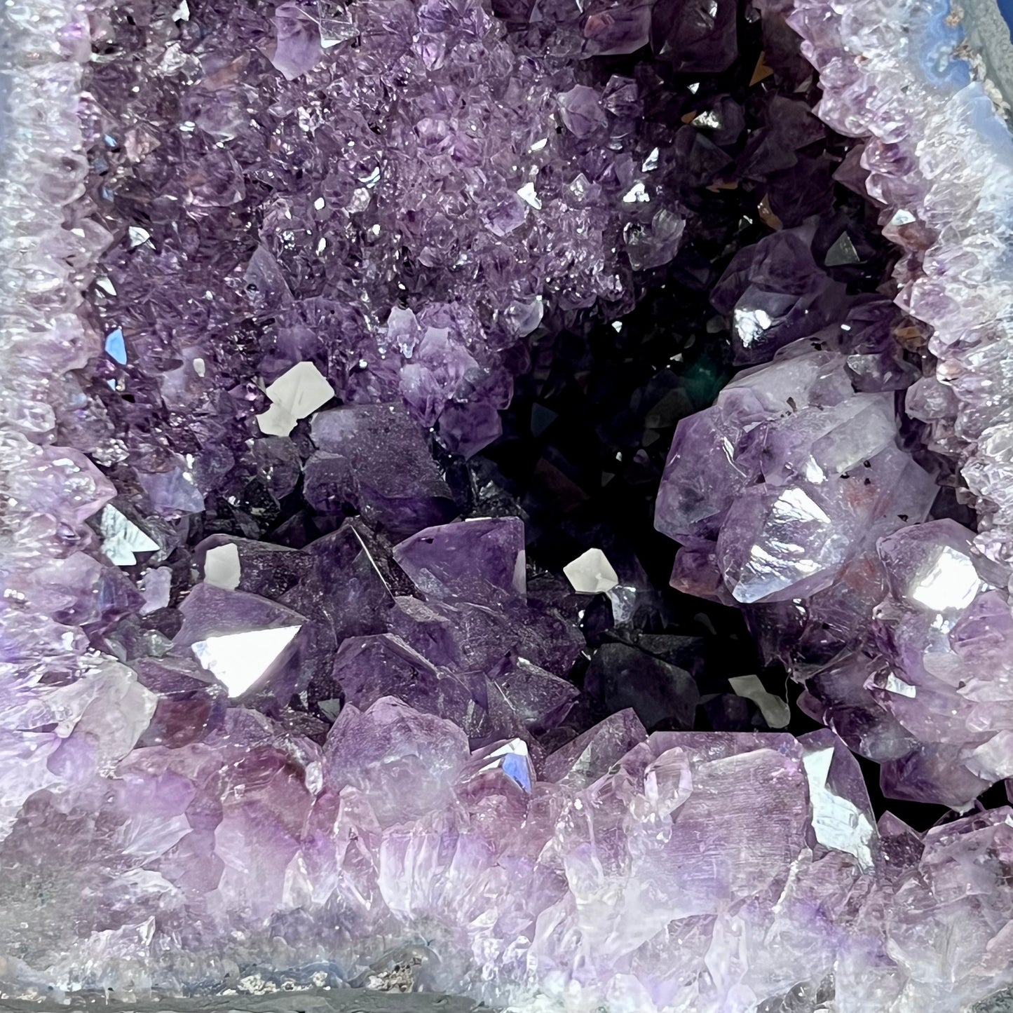 
                  
                    Amethyst-Druse
                  
                