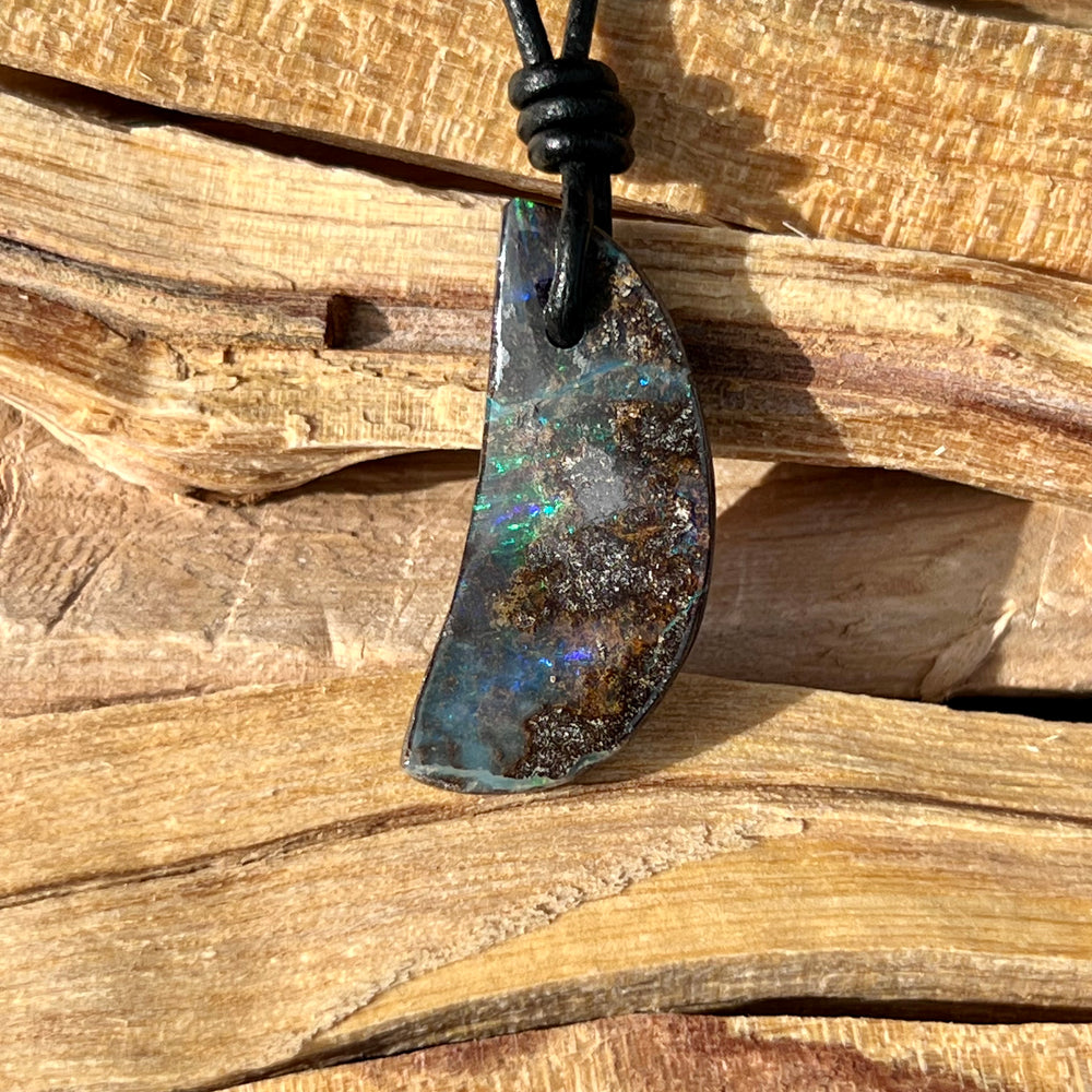 
                  
                    Boulder Opal Anhänger
                  
                