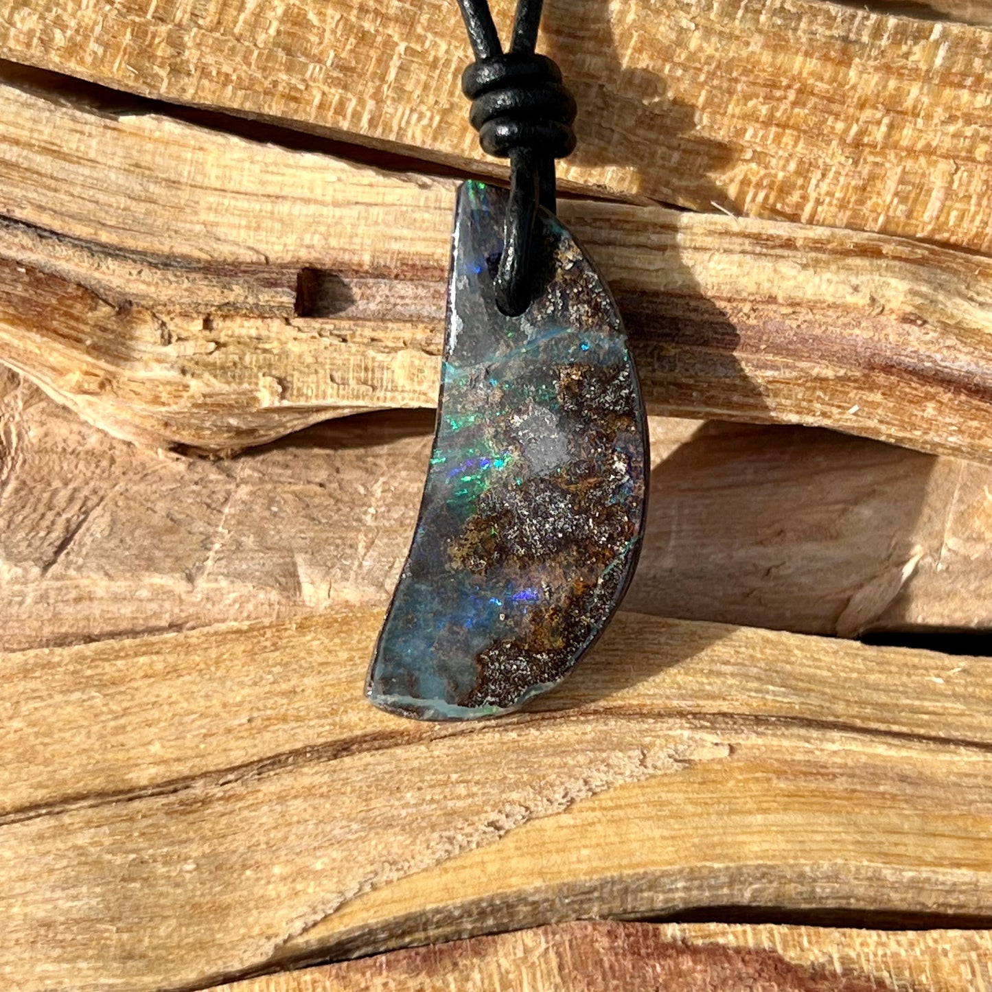 
                  
                    Boulder Opal Anhänger
                  
                