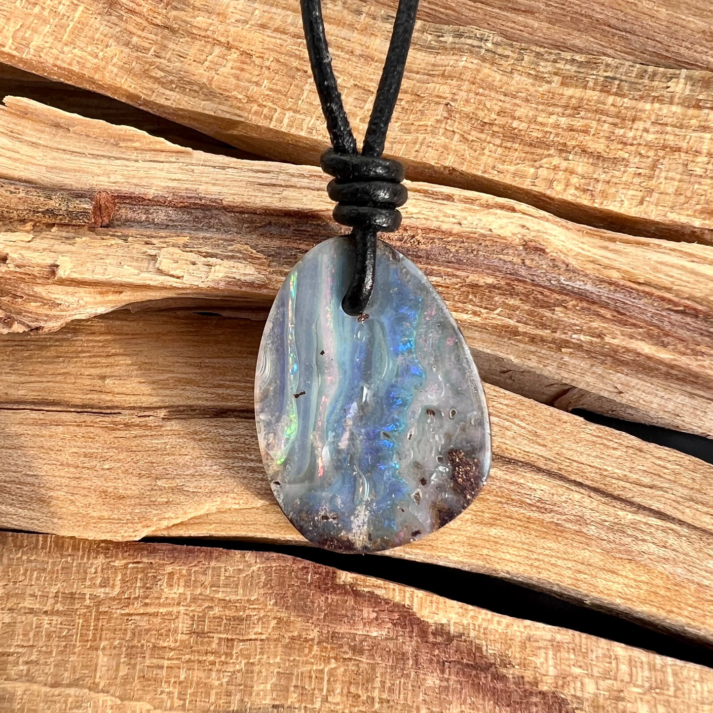 
                  
                    Boulder Opal Anhänger
                  
                