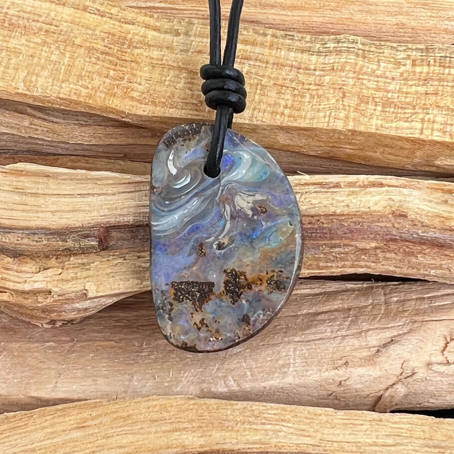 
                  
                    Boulder Opal Anhänger
                  
                