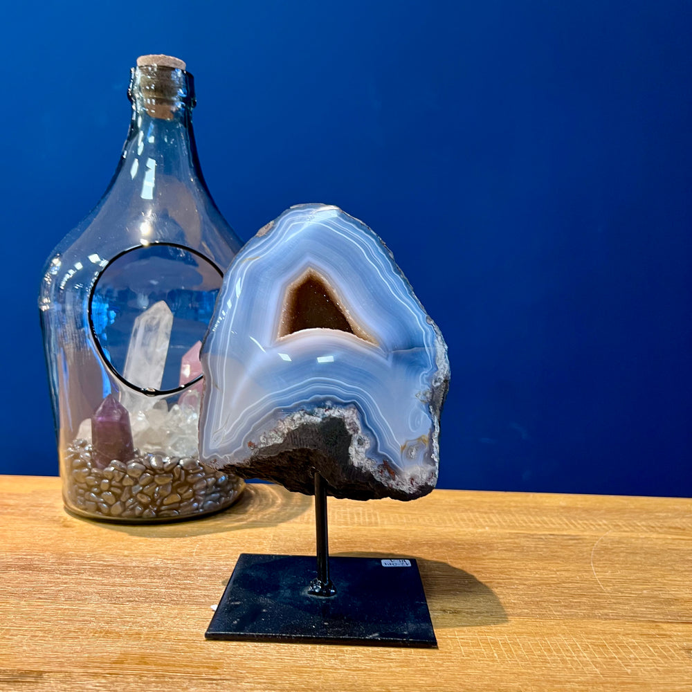 Achat-Geode auf Metallständer Nr. 1