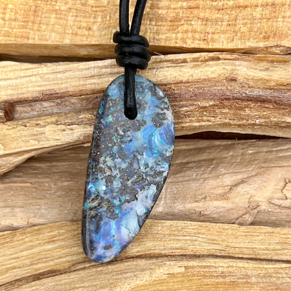 
                  
                    Boulder Opal Anhänger
                  
                