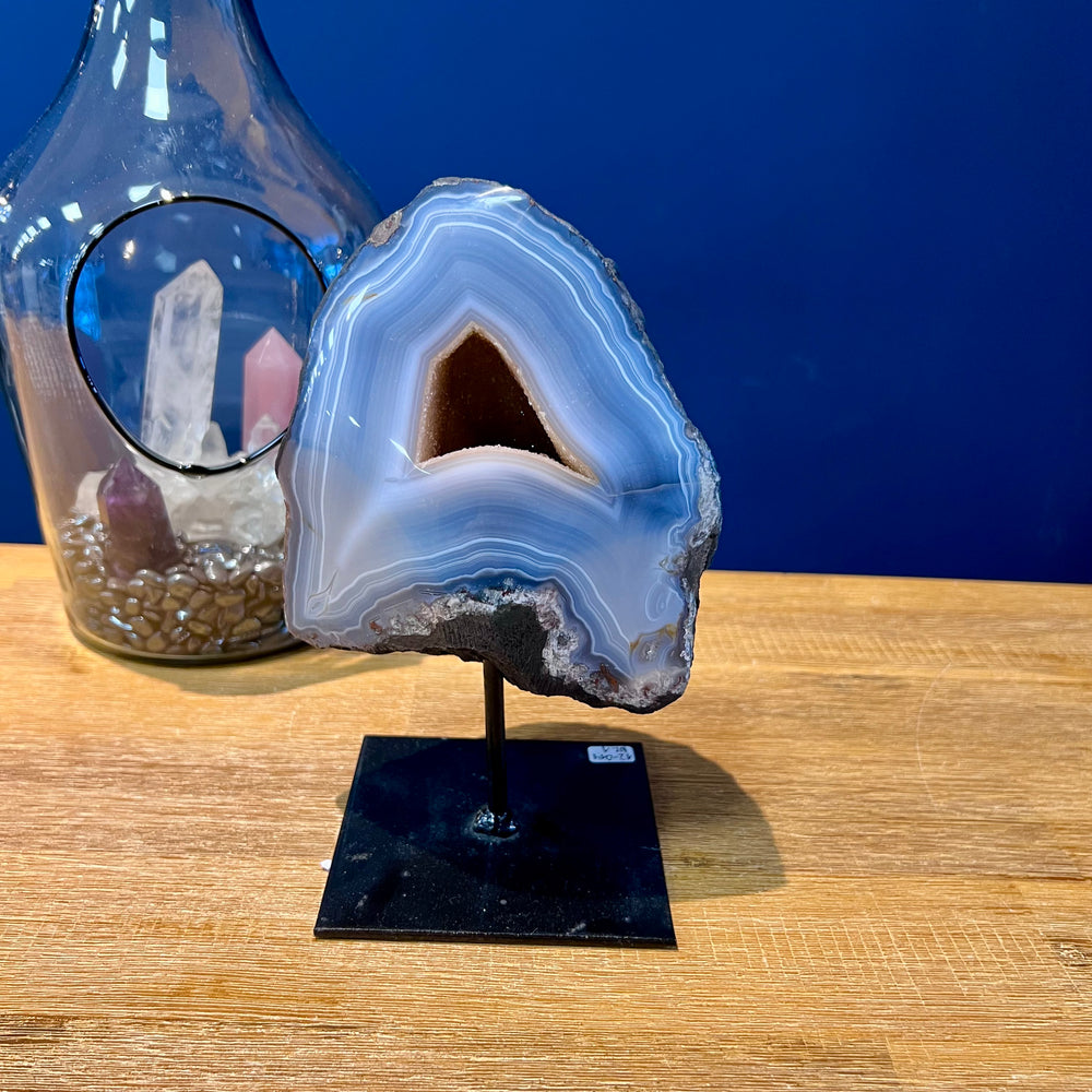 Achat-Geode auf Metallständer Nr. 1
