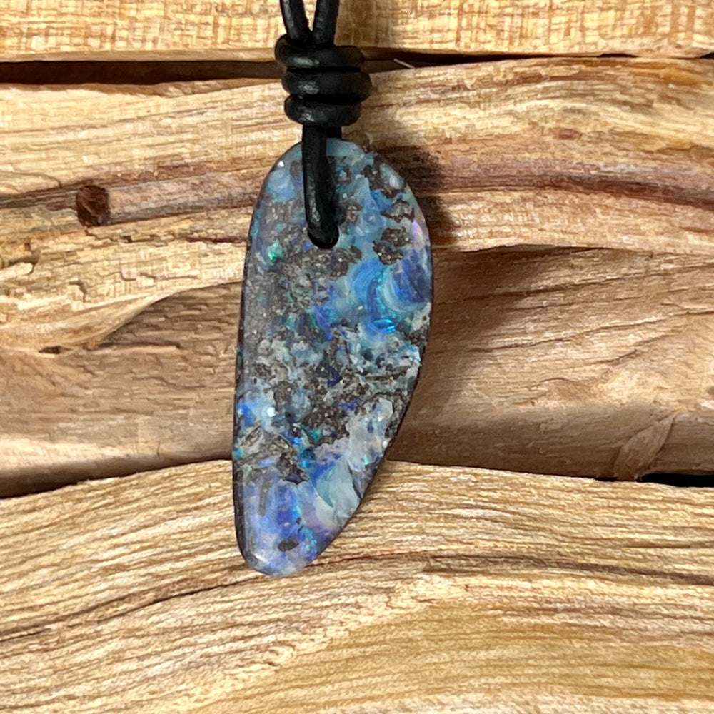 
                  
                    Boulder Opal Anhänger
                  
                