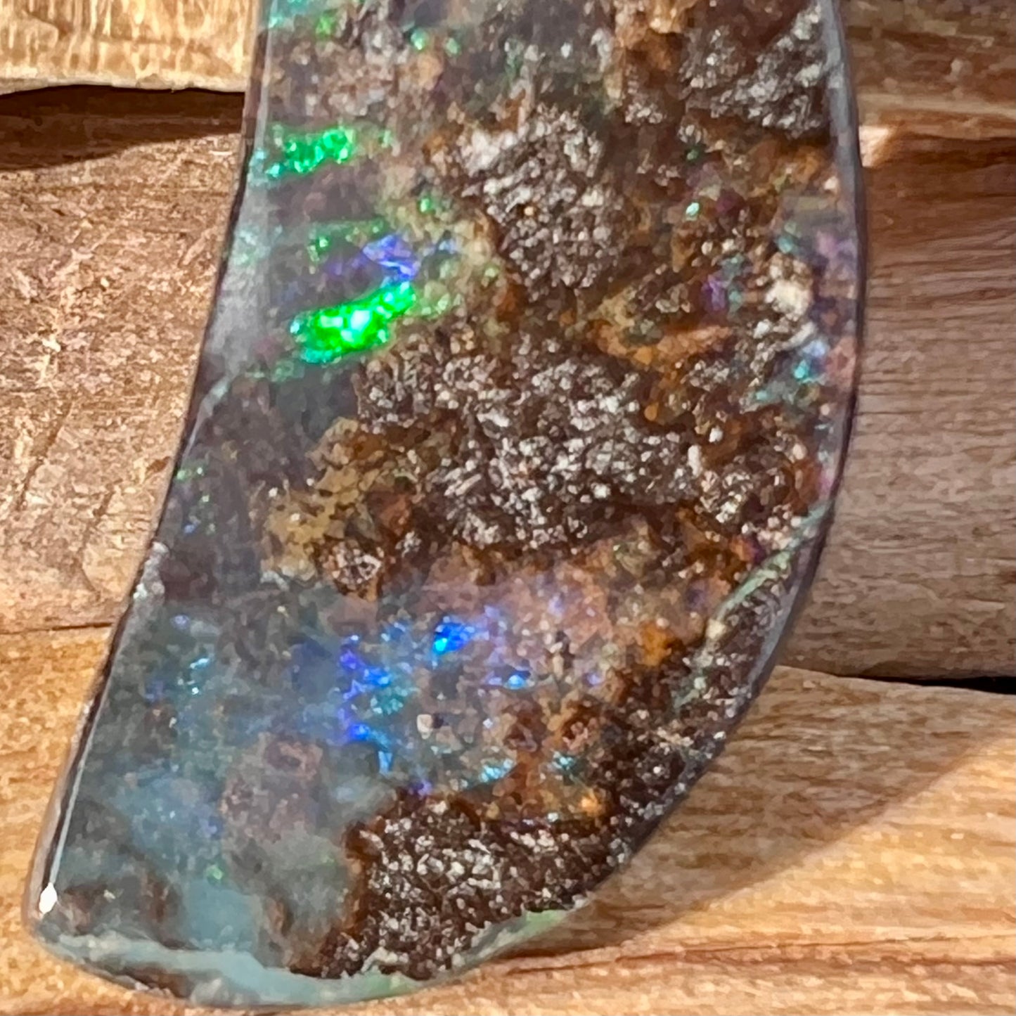 
                  
                    Boulder Opal Anhänger
                  
                