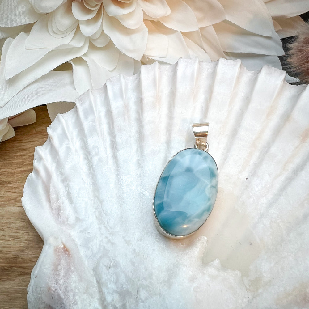 
                  
                    Kettenanhänger Larimar Oval in 925 Silber gefasst
                  
                