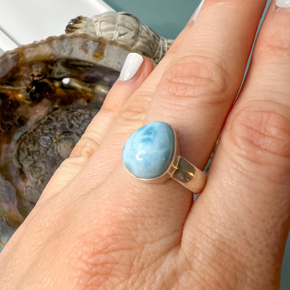 
                  
                    Larimar Ring in 925 Silber gefasst Gr. 53
                  
                