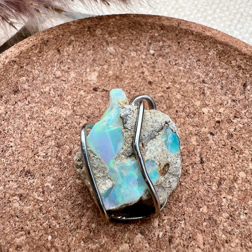 Welo Opal Anhänger roh Kettenanhänger handgefertigtes Unikat Silber 925 / 27,5 ct
