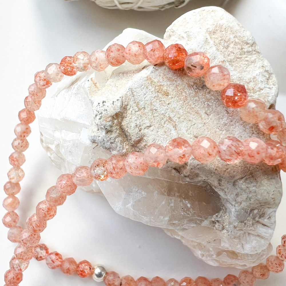 Armband aus Sonnenstein Menhir Facettiert