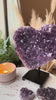 Amethyst Herzdruse auf Metallständer – großes violettes Naturunikat