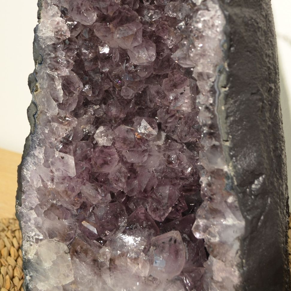 
                  
                    Amethyst-Druse Nr. 11
                  
                