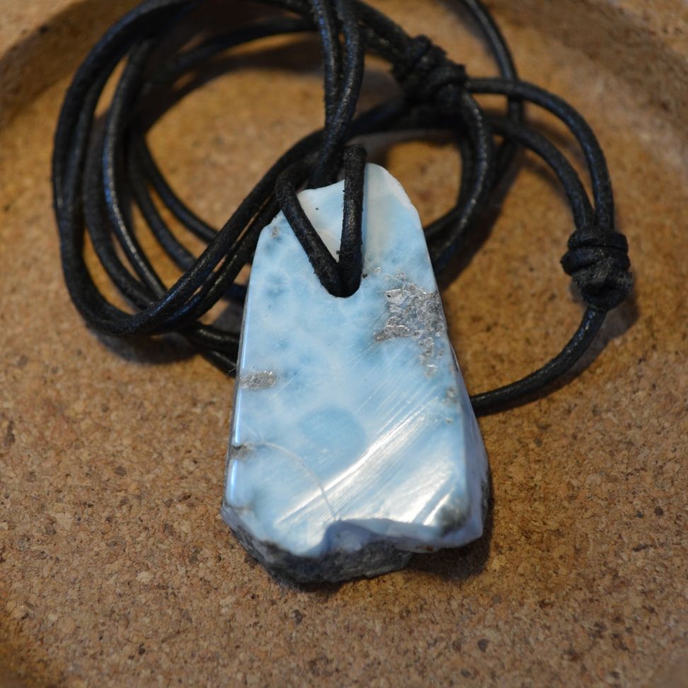 
                  
                    Larimar-Anhänger Nr. 1
                  
                