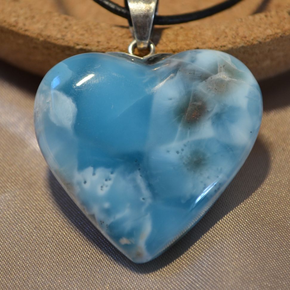 
                  
                    Larimar-Anhänger Herz Nr. 7
                  
                